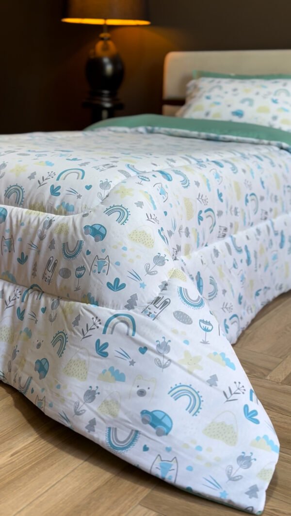 IMG_5773 Couette 1 Place Nuage Boréal – Motifs Arc-en-ciel
