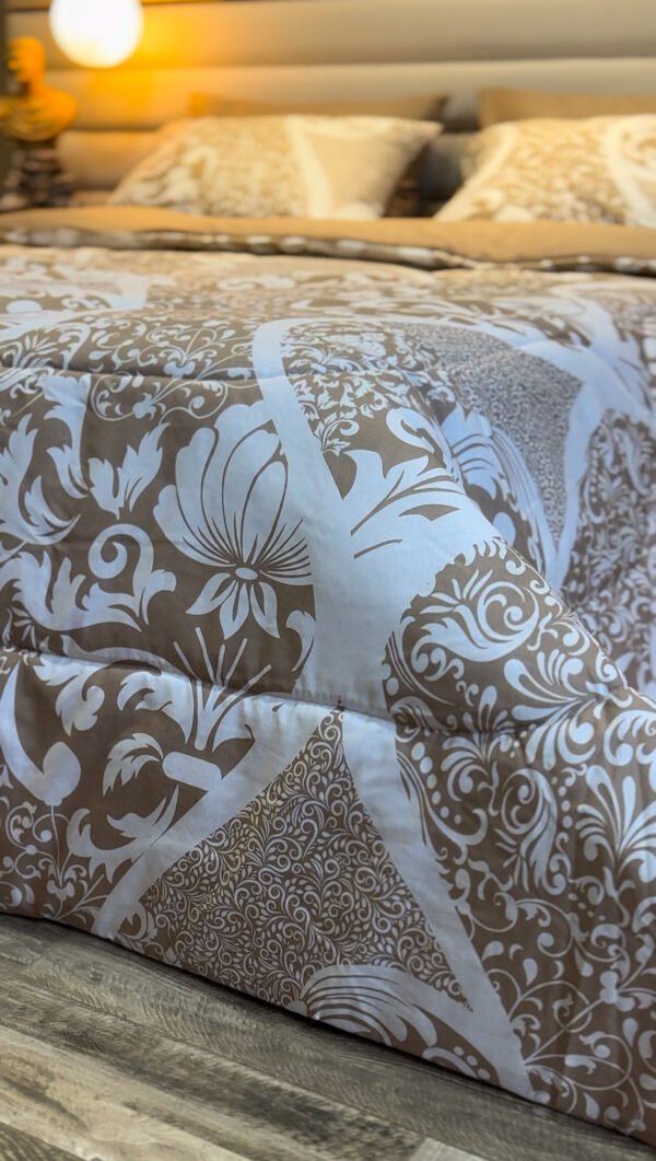 IMG_5986 Couette 2 Places Arabesques Royales– Chocolat Vanille