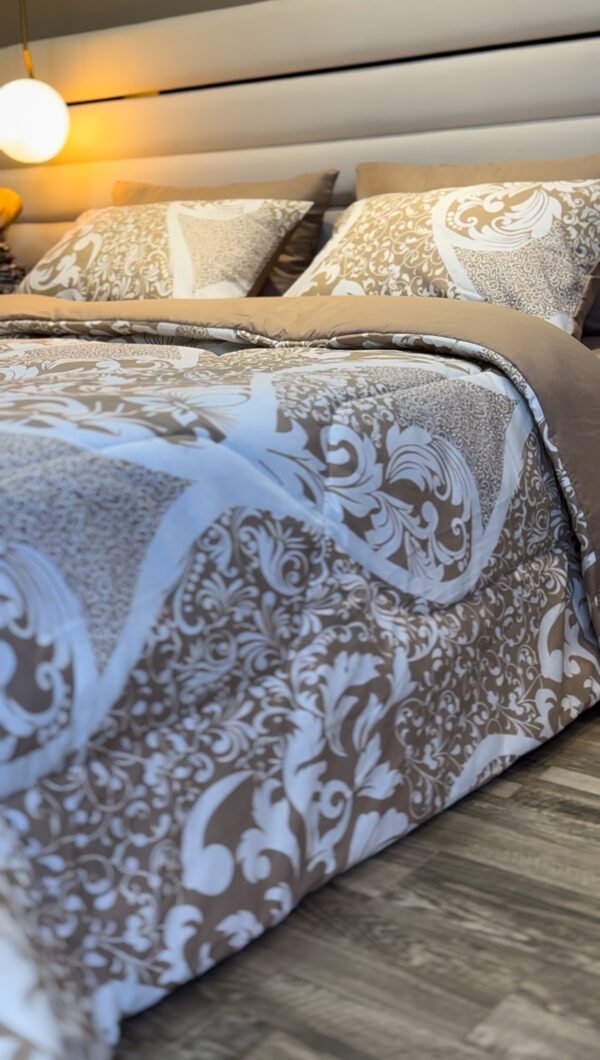IMG_5987 Couette 2 Places Arabesques Royales– Chocolat Vanille