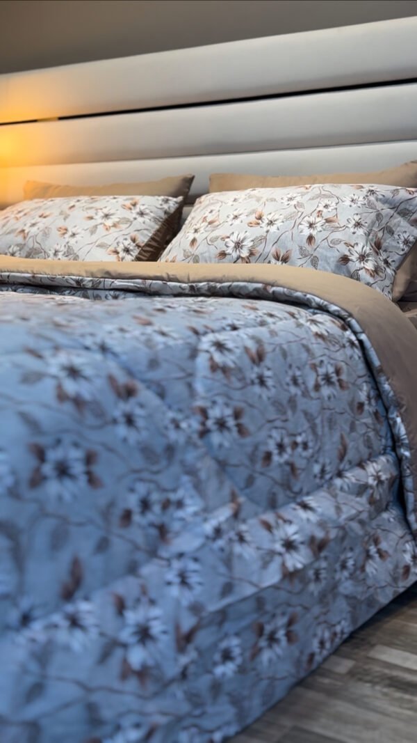 Couette 2 Places Élégance Florale – Beige et gris