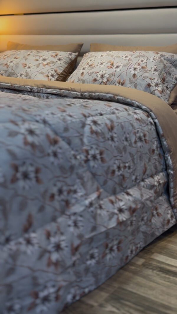 Couette 2 Places Élégance Florale – Beige et gris