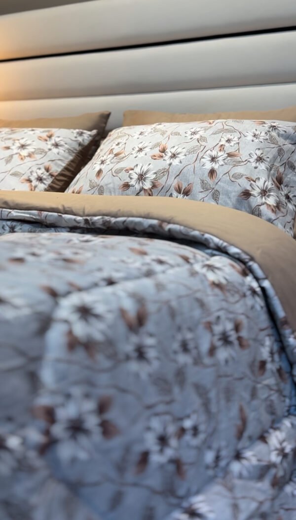 Couette 2 Places Élégance Florale – Beige et gris