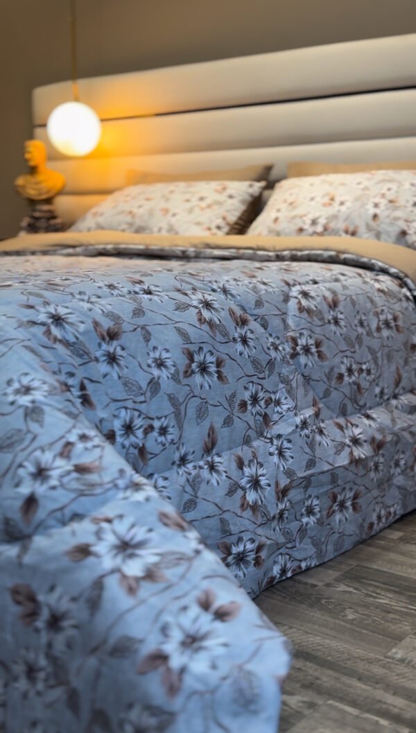 Couette 2 Places Élégance Florale – Beige et gris