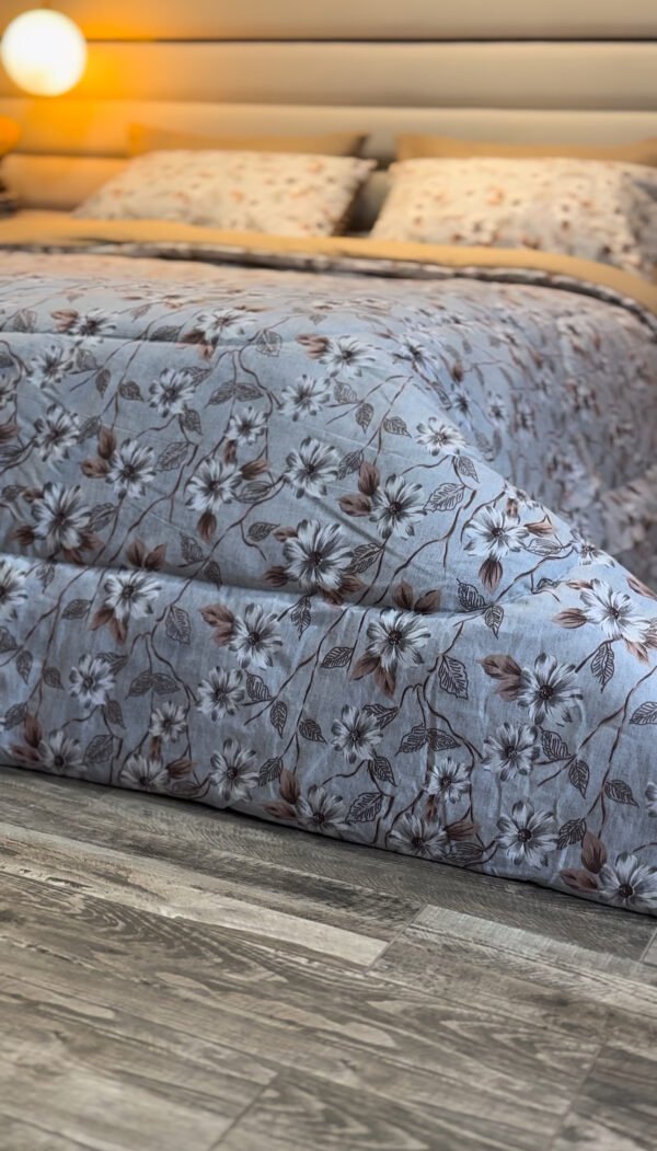 Couette 2 Places Élégance Florale – Beige et gris