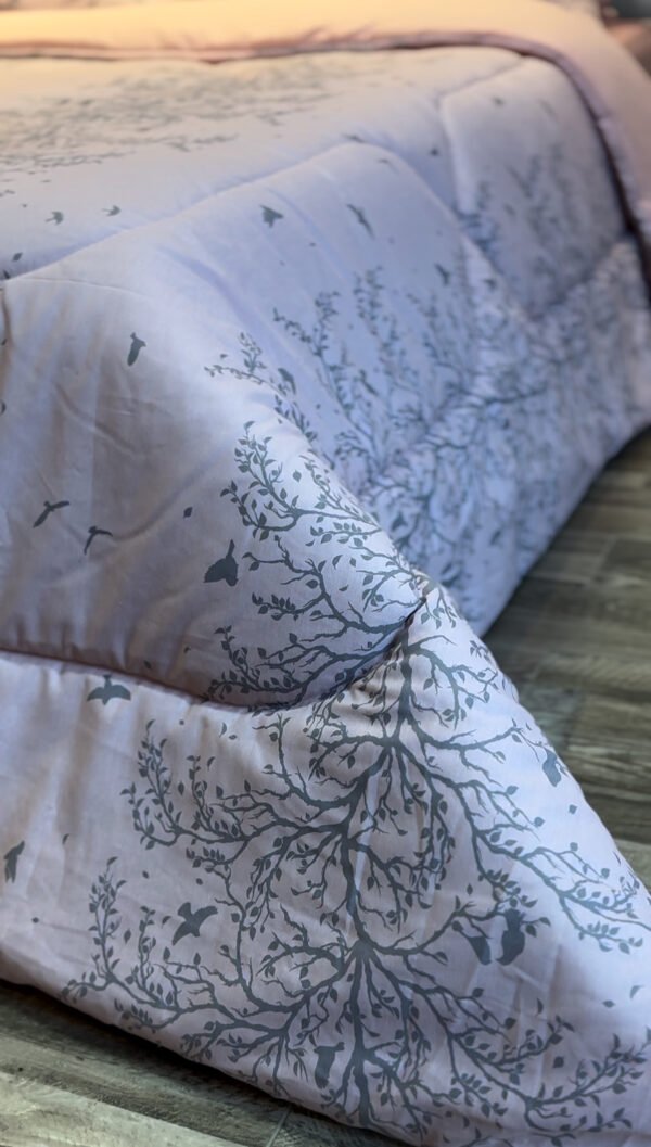IMG_6082 Couette 2 Places Branches Enchantées – Douceur Lilas