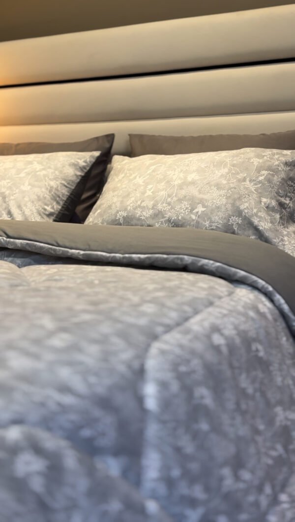 Couette 2 Places Motif Botanique – Brise de Lavande