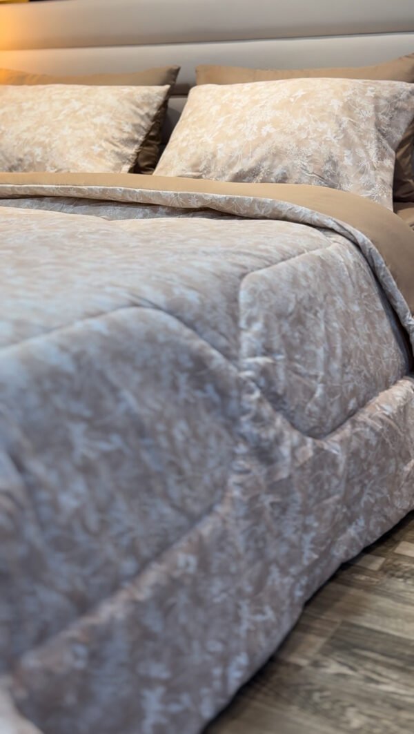 IMG_6187 Couette 2 Places Beige Floral – Douce Harmonie