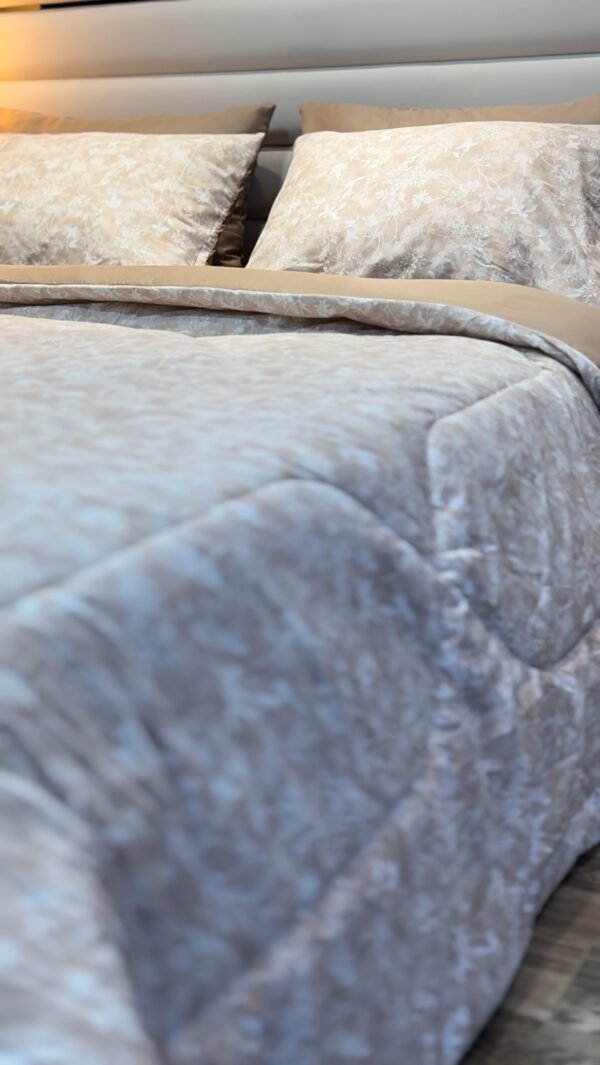 IMG_6189 Couette 2 Places Beige Floral – Douce Harmonie