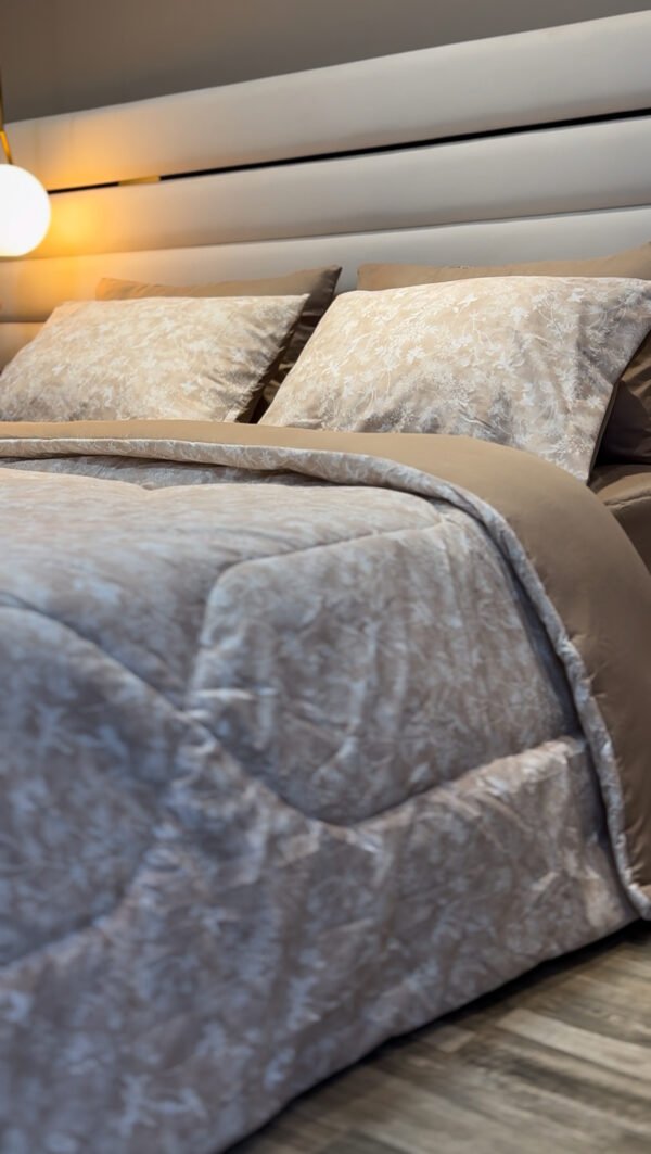 IMG_6197 Couette 2 Places Beige Floral – Douce Harmonie