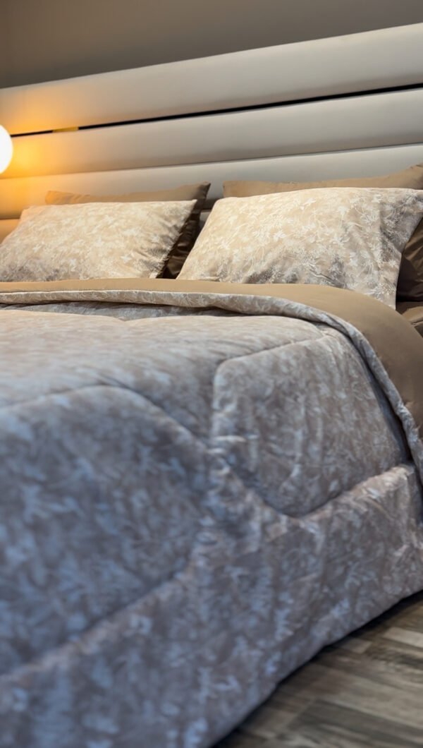 IMG_6199 Couette 2 Places Beige Floral – Douce Harmonie