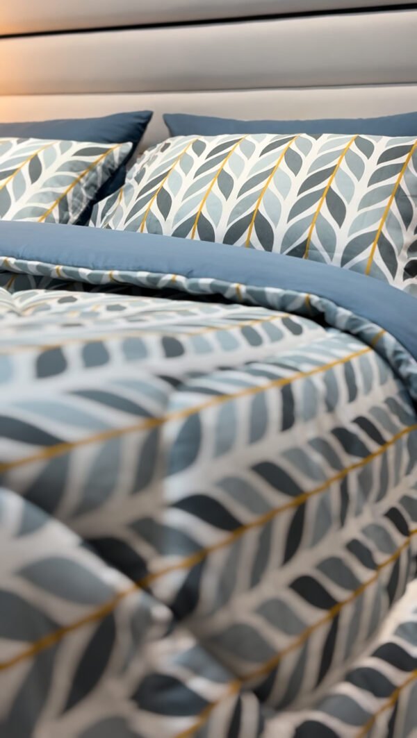 Couette 2 Places Feuillage Bleu – Élégance Nocturne