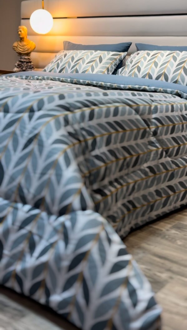 Couette 2 Places Feuillage Bleu – Élégance Nocturne