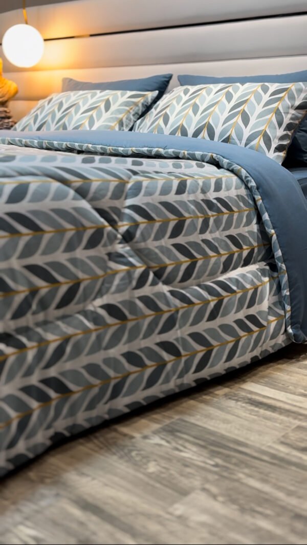 Couette 2 Places Feuillage Bleu – Élégance Nocturne