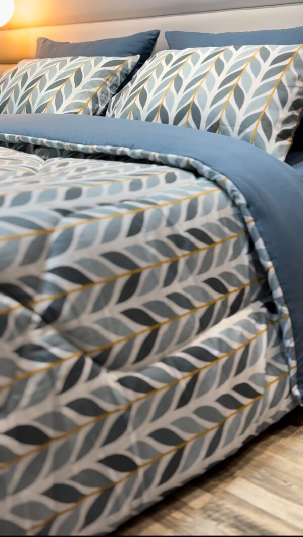 Couette 2 Places Feuillage Bleu – Élégance Nocturne