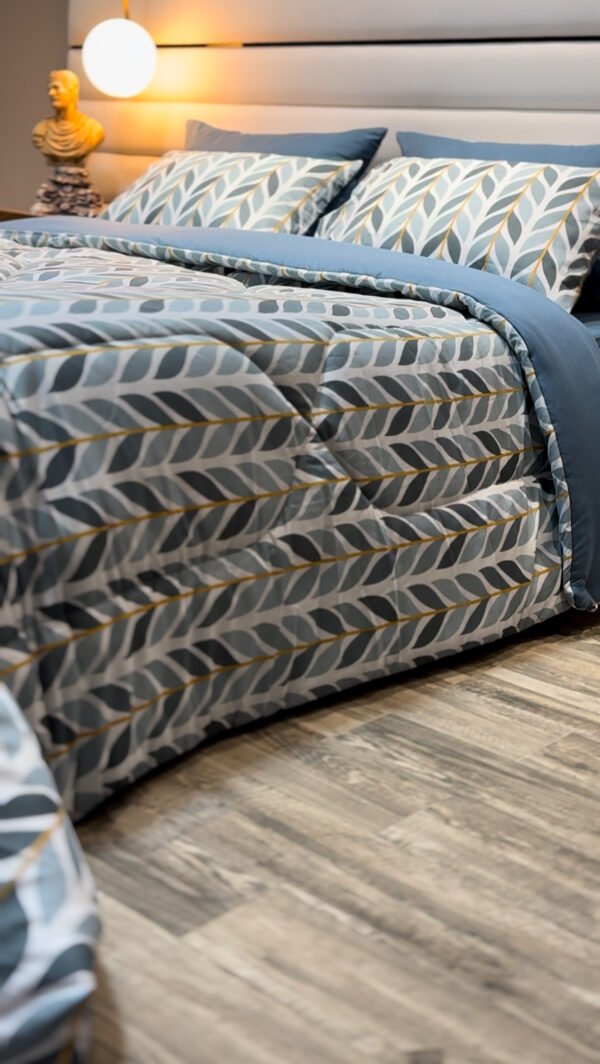 Couette 2 Places Feuillage Bleu – Élégance Nocturne