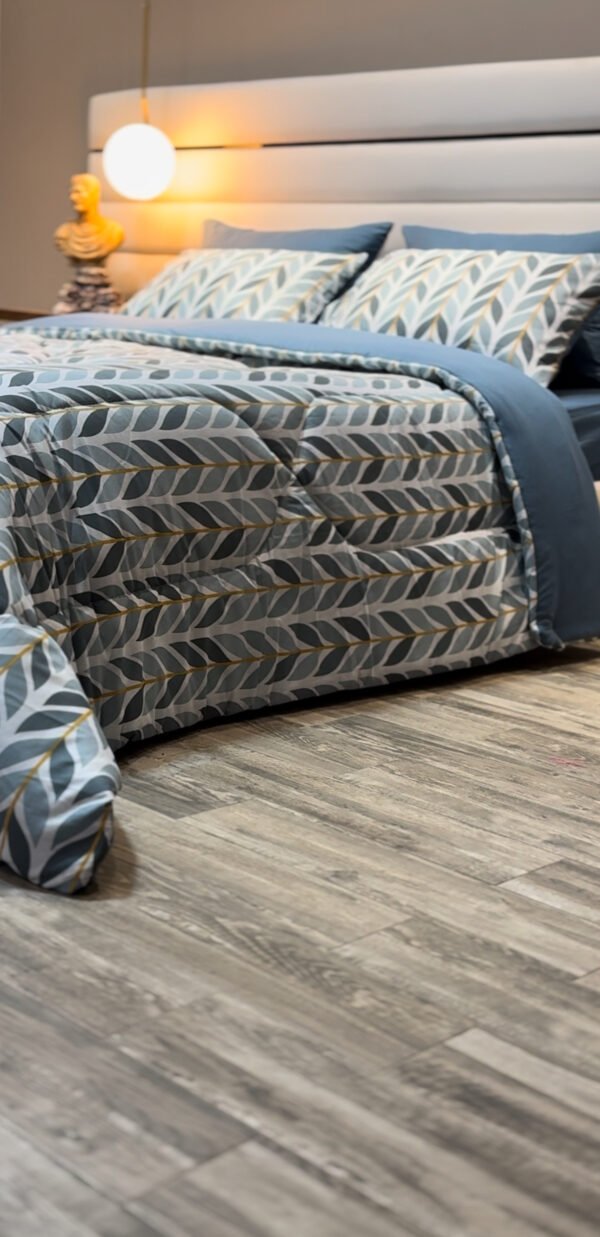 Couette 2 Places Feuillage Bleu – Élégance Nocturne