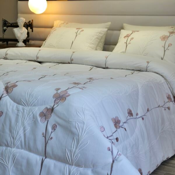 20260117_143356 Couvre-lit Piqué Haut Gamme – Élégance Florale Brodée