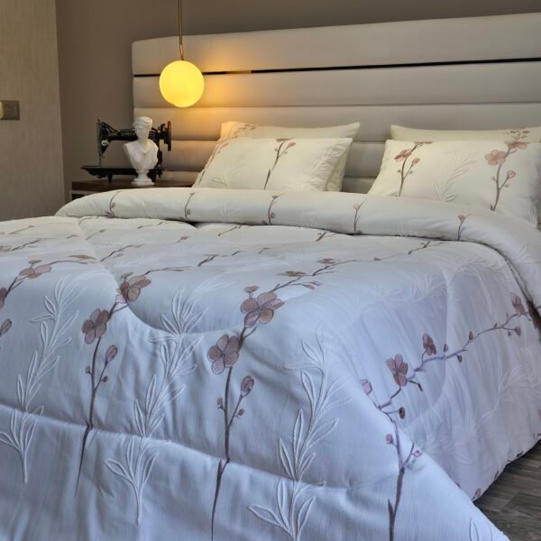 20260117_143441 Couvre-lit Piqué Haut Gamme – Élégance Florale Brodée