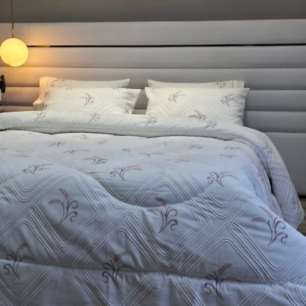20260117_162719 Couvre-lit Piqué Haut de Gamme – Harmonie Lavande Florale