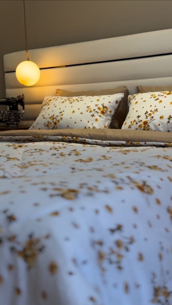 Couette 2 Places Élégance Florale – Jaune Soleil