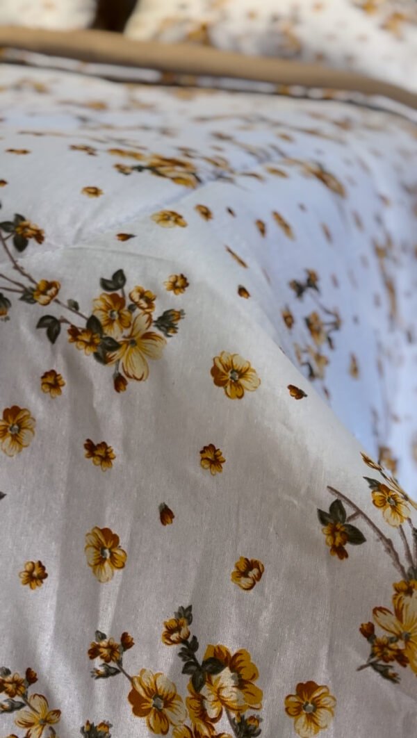 Couette 2 Places Élégance Florale – Jaune Soleil