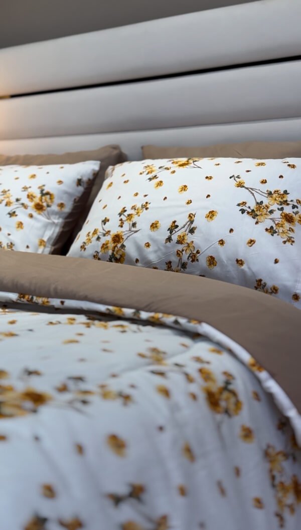 Couette 2 Places Élégance Florale – Jaune Soleil