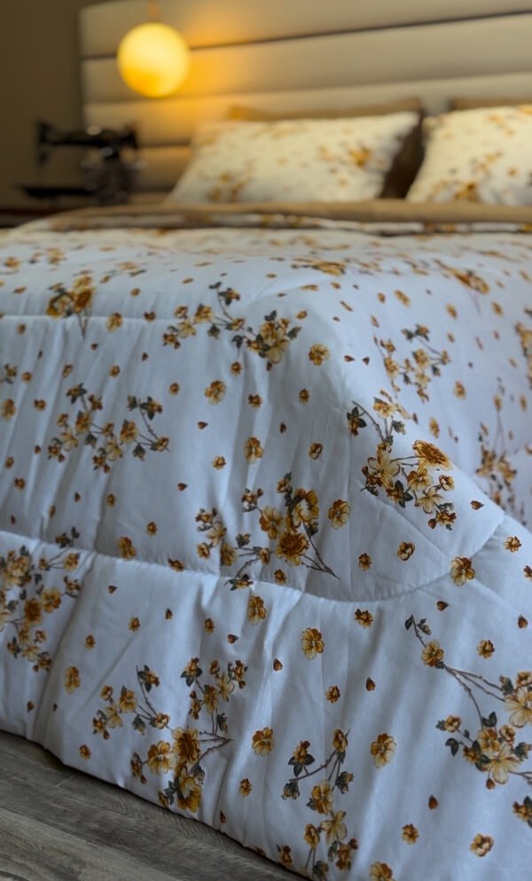 Couette 2 Places Élégance Florale – Jaune Soleil