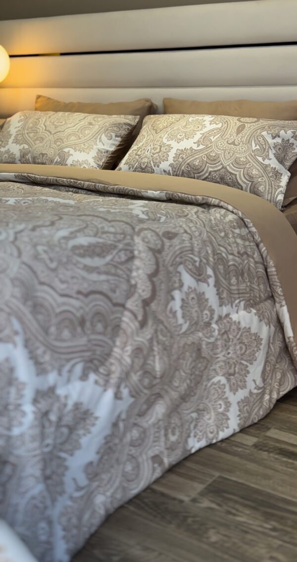 IMG_6917 Couette 2 Places Arabesques Royales – Douceur Crème