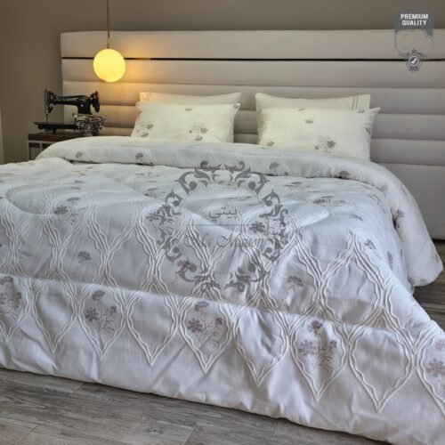 Couvre-lit Piqué Haut de Gamme – Élégance Florale Diamantée