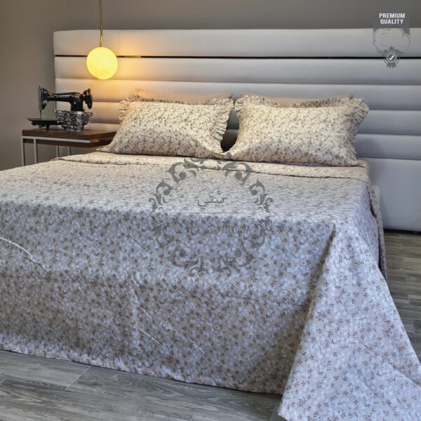 Parure De Lit Taies à Volant – Élégance Florale Beige