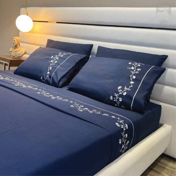 43 Couvre-lit Piqué Haut de Gamme – Élégance Florale Bleu Nuit