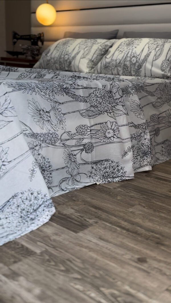 Parure de Lit 6 Pièces – Élégance Florale Gris Perle