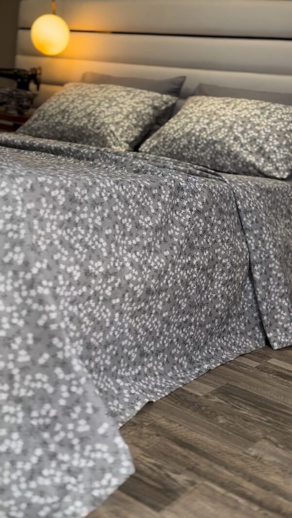 Parure de Lit 6 Pièces – Gris Floral Élégance Moderne