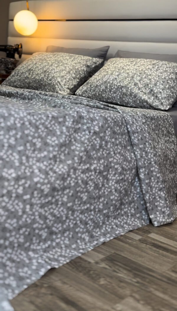 Parure de Lit 6 Pièces – Gris Floral Élégance Moderne