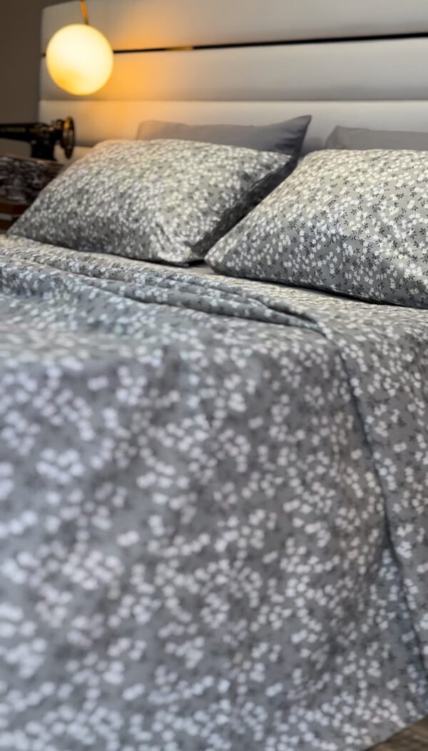 Parure de Lit 6 Pièces – Gris Floral Élégance Moderne