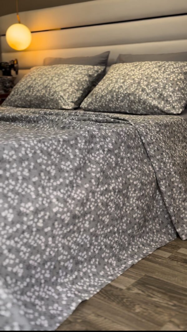 Parure de Lit 6 Pièces – Gris Floral Élégance Moderne