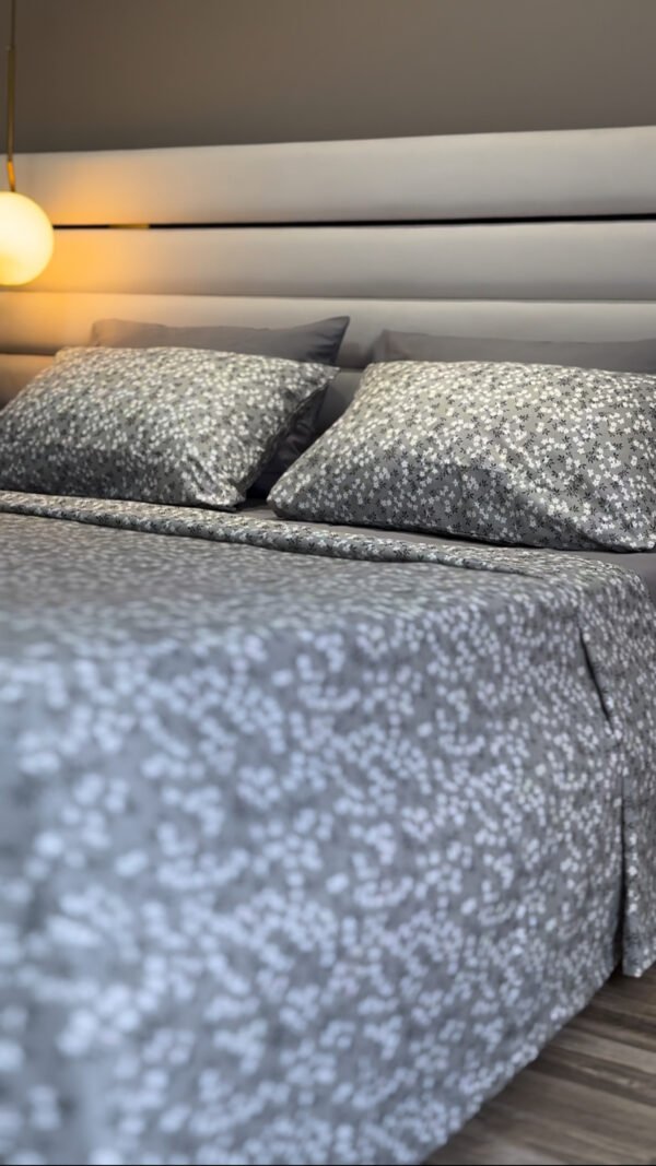 Parure de Lit 6 Pièces – Gris Floral Élégance Moderne