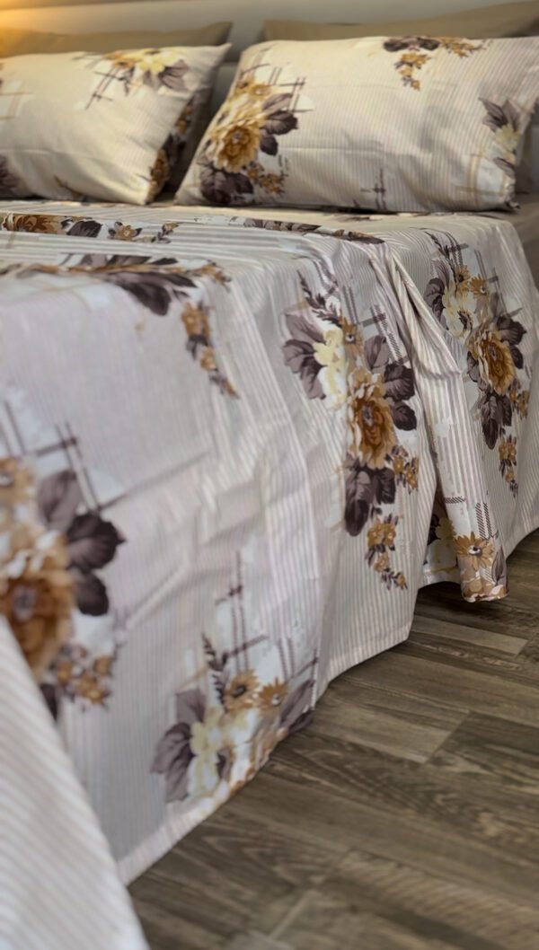 Parure de Lit 6 Pièces – Fleurs Élégantes Beige & Crème