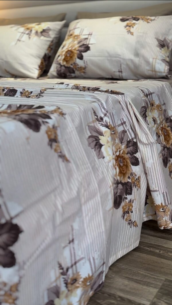 Parure de Lit 6 Pièces – Fleurs Élégantes Beige & Crème