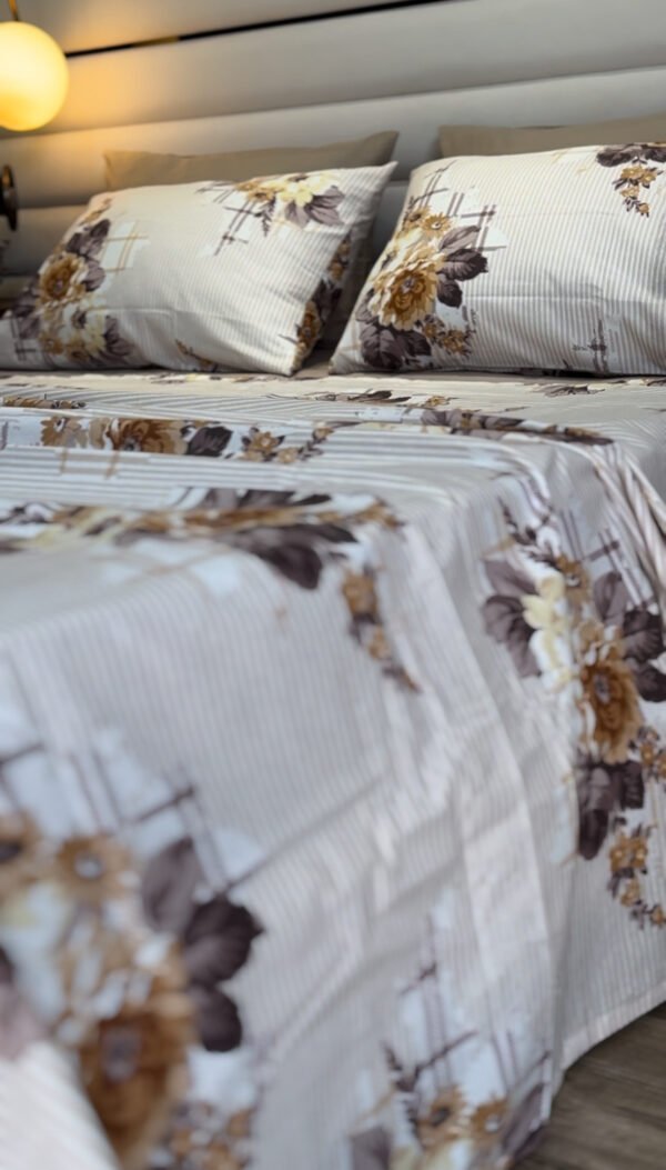 Parure de Lit 6 Pièces – Fleurs Élégantes Beige & Crème