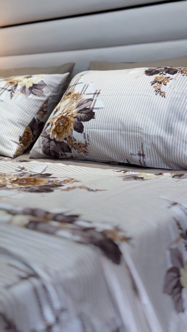 Parure de Lit 6 Pièces – Fleurs Élégantes Beige & Crème