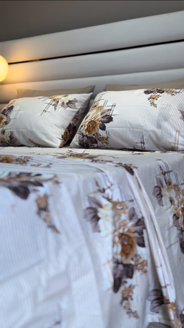 Parure de Lit 6 Pièces – Fleurs Élégantes Beige & Crème