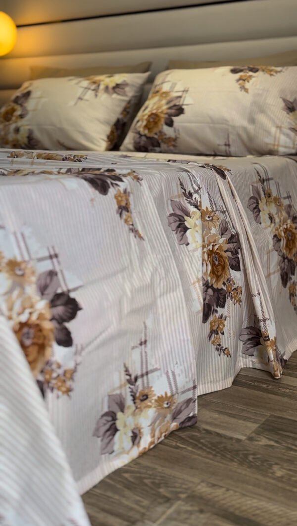 Parure de Lit 6 Pièces – Fleurs Élégantes Beige & Crème