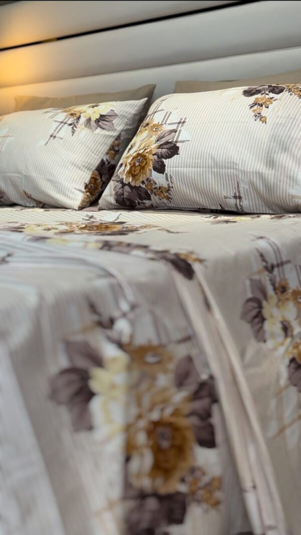 Parure de Lit 6 Pièces – Fleurs Élégantes Beige & Crème
