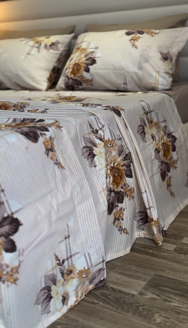 Parure de Lit 6 Pièces – Fleurs Élégantes Beige & Crème