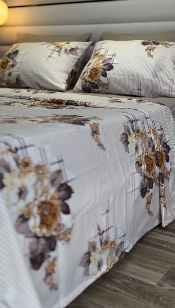Parure de Lit 6 Pièces – Fleurs Élégantes Beige & Crème