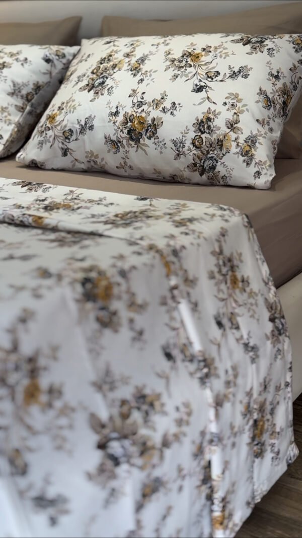 Parure de Lit 6 Pièces – Fleurs Jaunes et Bleues Élégance