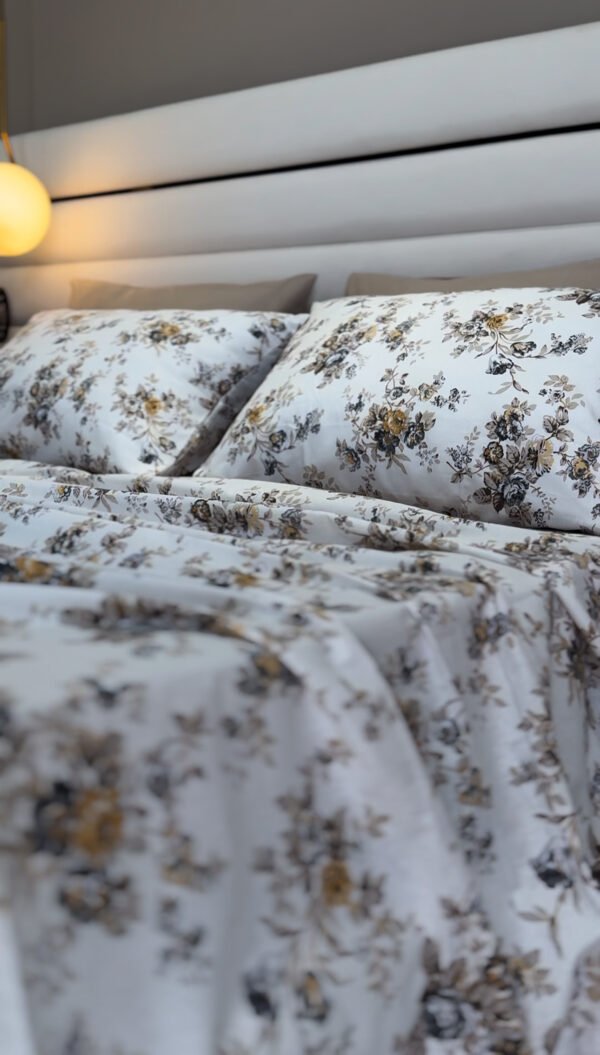 Parure de Lit 6 Pièces – Fleurs Jaunes et Bleues Élégance