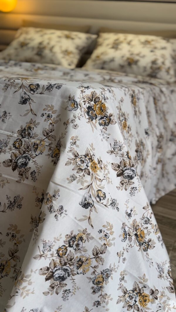 Parure de Lit 6 Pièces – Fleurs Jaunes et Bleues Élégance