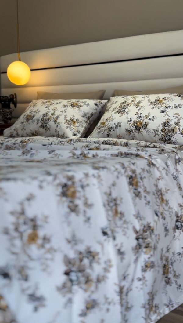 Parure de Lit 6 Pièces – Fleurs Jaunes et Bleues Élégance